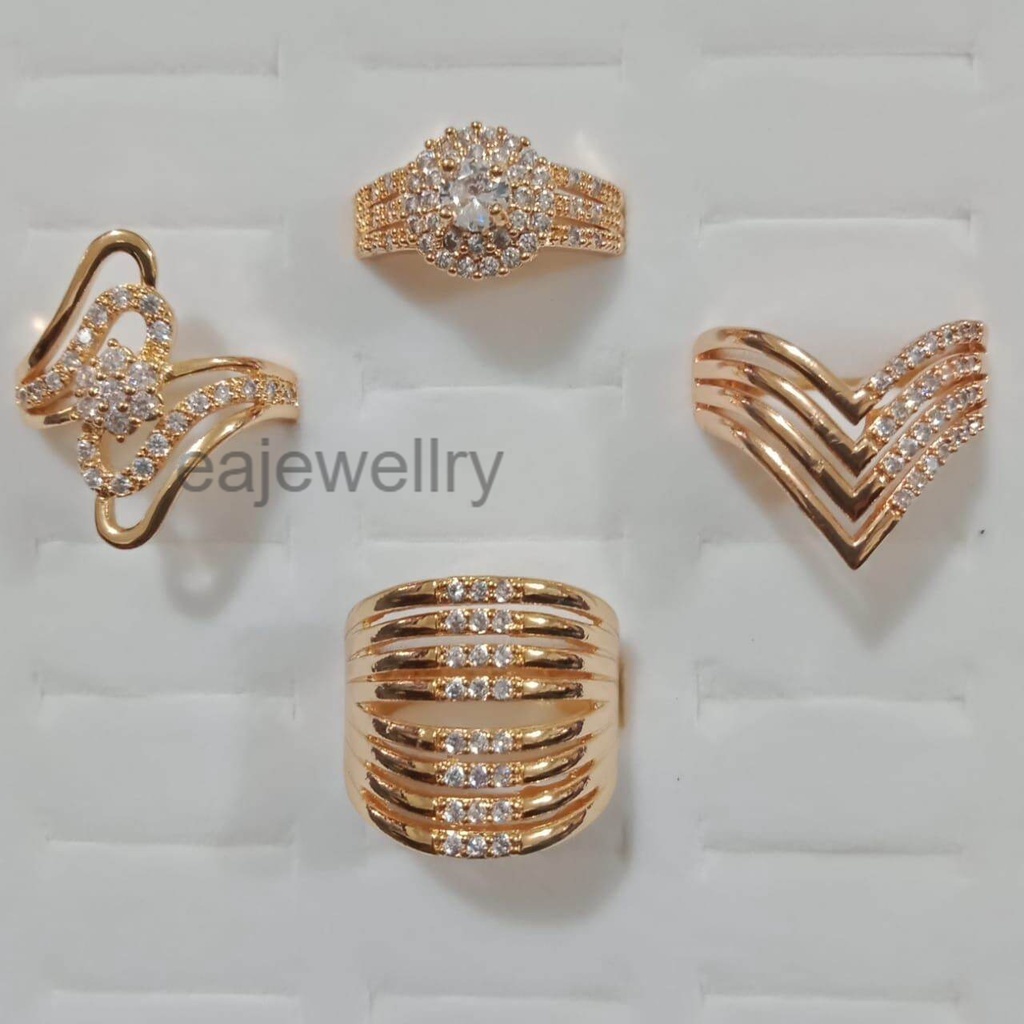 Model cincin emas terbaru 2023 dewasa bervariasi anti karat perhiasan titanium