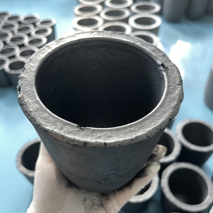 Silicon Carbide Grafit Crucible Kowi Tungku Untuk Peleburan Kuningan Tembaga 6 Kg