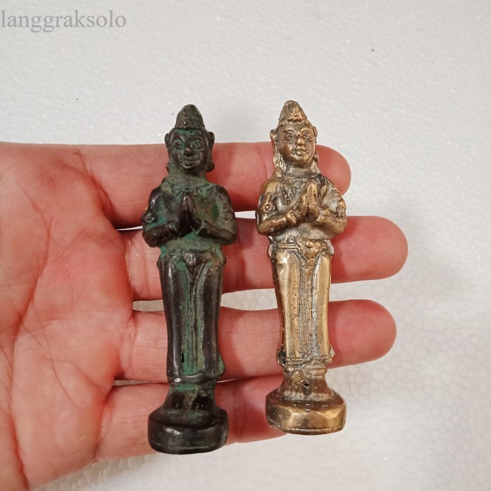

Patung Golek Kencono Kuning Dan Hitam antik
