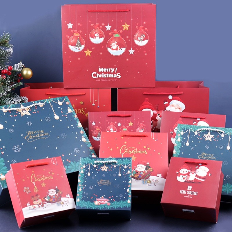 

KaromahID PAPER BAG NATAL MERRY CHRISTMAS/ TAS HADIAH NATAL AESTHETIC / PAPERBAG CHRISTMAS