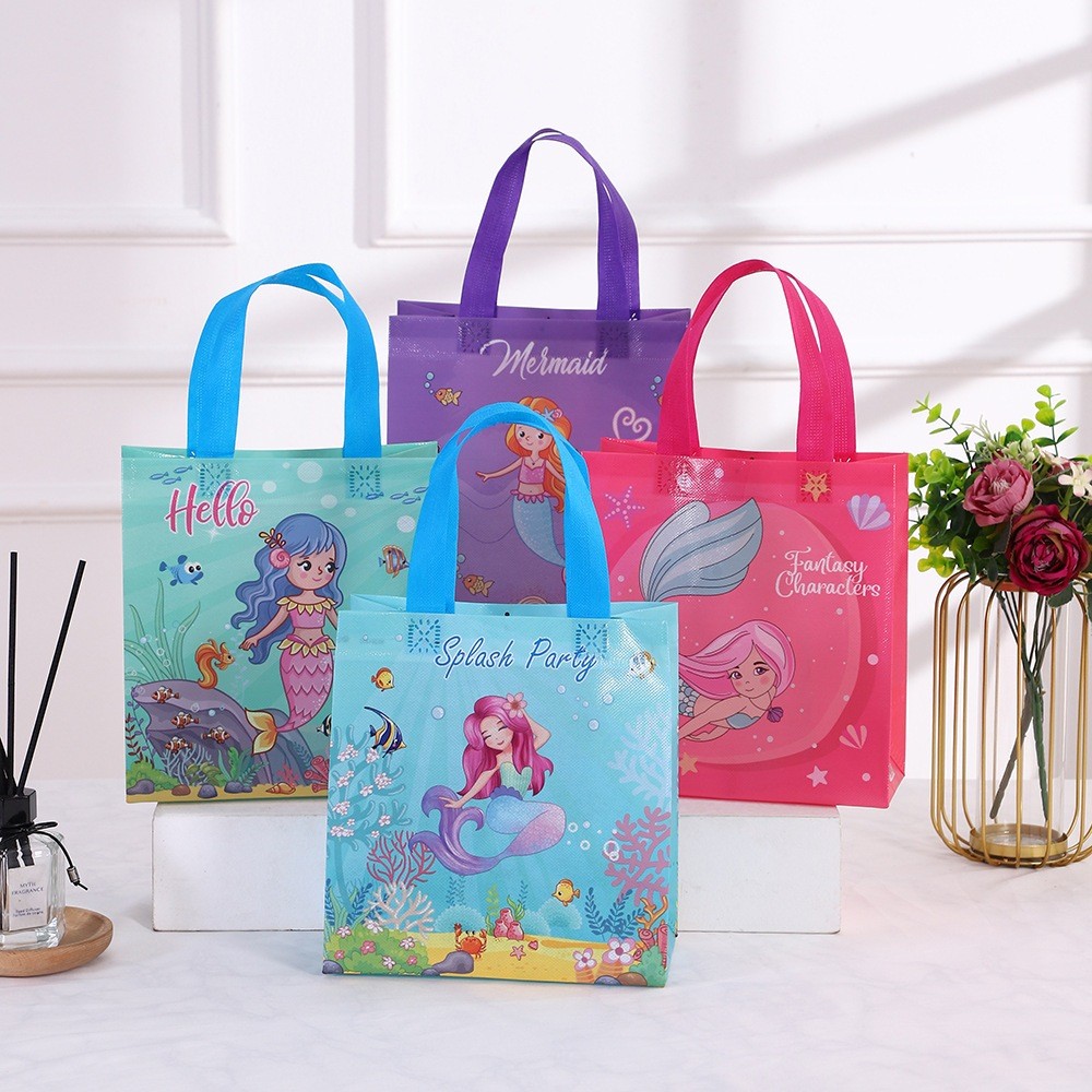 

Tas Hampers Non Woven Anti Air Ultah Tema Mermaid 22x11x23cm - Tote Bag / Hand Bag Ulang Tahun