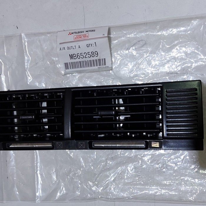 Kisi Ac Lancer Dangan Lobang Ac Lancer Dangan sebelah Tengah