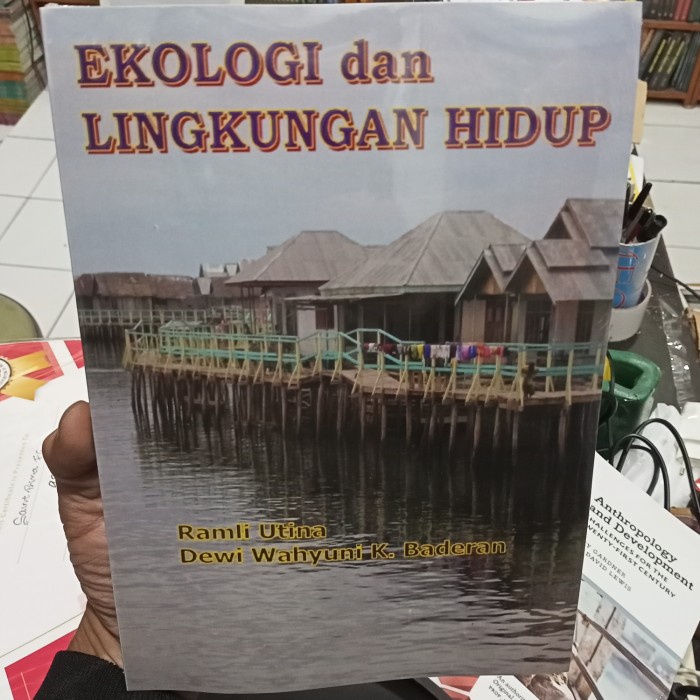 buku ekologi dan lingkungan hidup