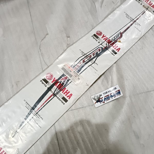 striping sticker stiker polet cover kaper body bodi belakang kiri ori original yamaha 44d xeon karbu