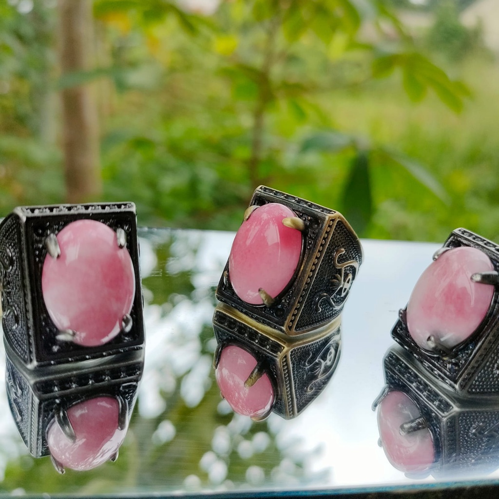 BISA COD. Cincin Batu Akik Pink Borneo, Motif Cantik dengan Ring Hitam Titanium.