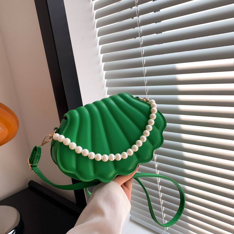 Single shoulder bead chain crossbody carrying shell bag