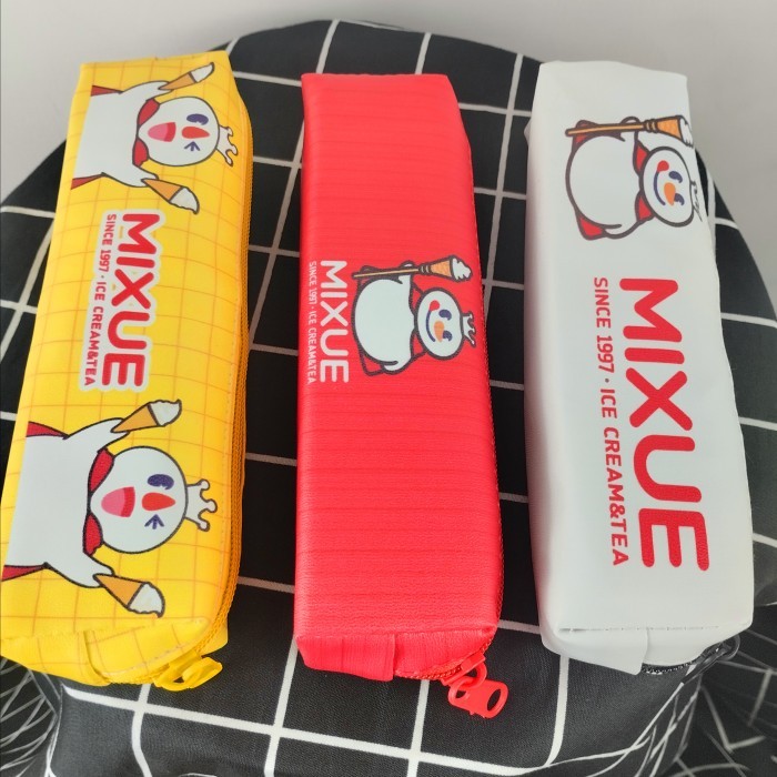 

Tempat Pensil Lontong