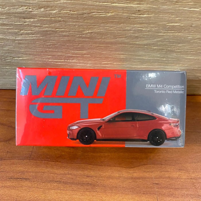 MINIGT 566 BMW M4 COMPETITION TORONTO RED METALLIC RHD LP27