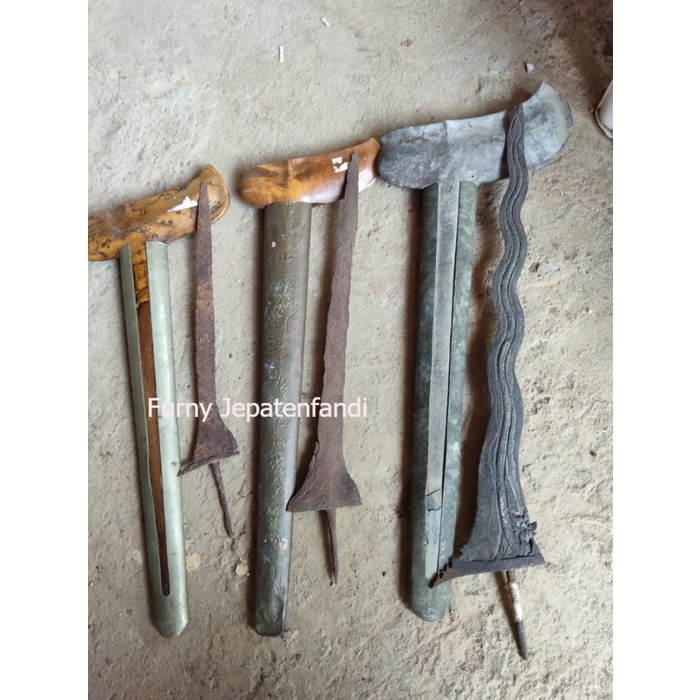 borongan 3 keris sepuh kediri 2 brojol rangka gayam dan panimbal naga  paling murah FJF411