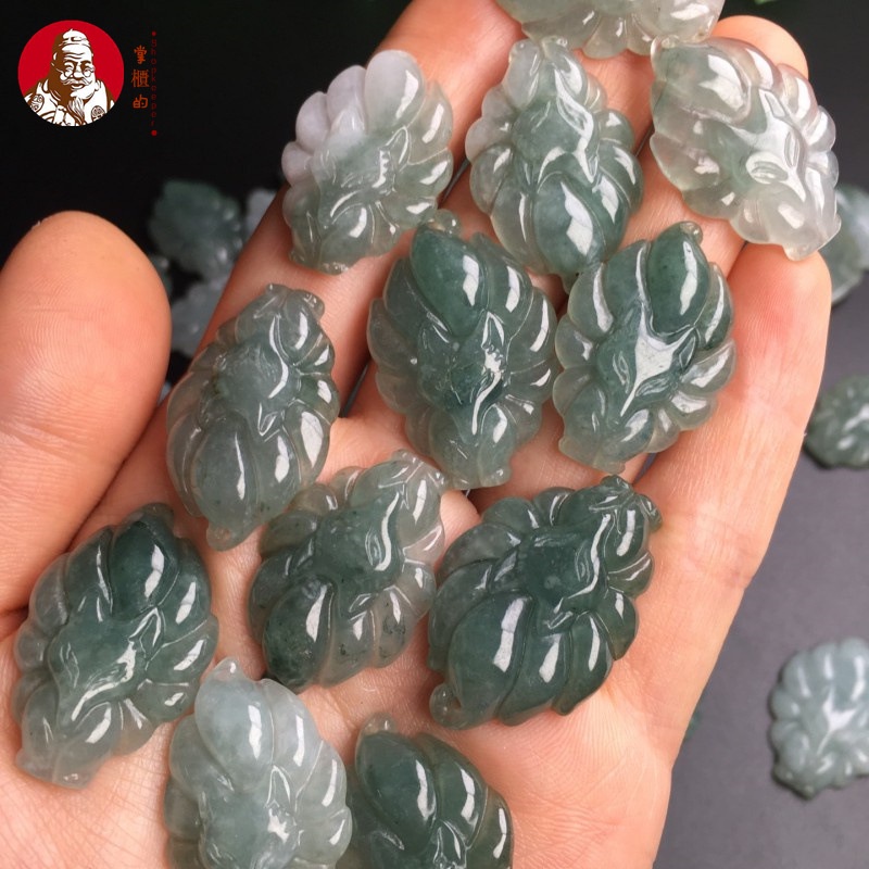 [Dengan sertiflkat  identiflkasi] Batu giok alami Sebuah produk, liontin rubah ekor sembilan, rubah 