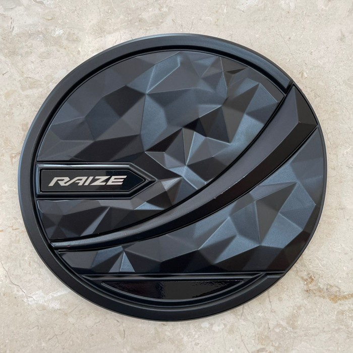 Tank cover hitam doff diamond toyota Raize 2021. Aksesoris mobil