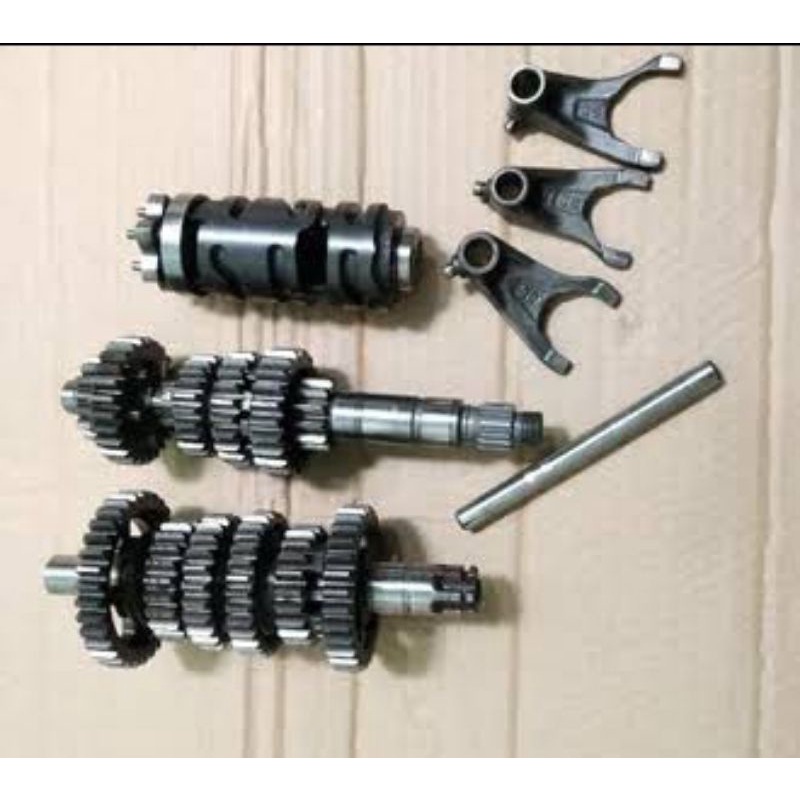 gigi rasio R15 , xabre 6speed original (seken)