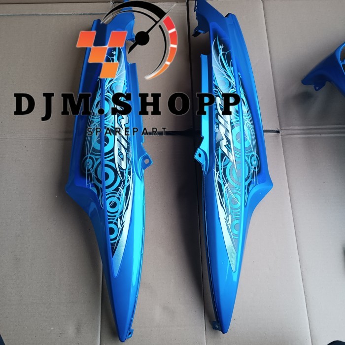 cover body belakang yamaha mio smile biru muda plus striping