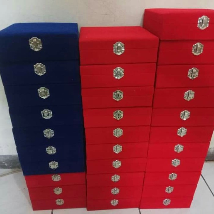 

HL Box bludru Box aksesories Box plakat Box kado 16 X 21 X 6