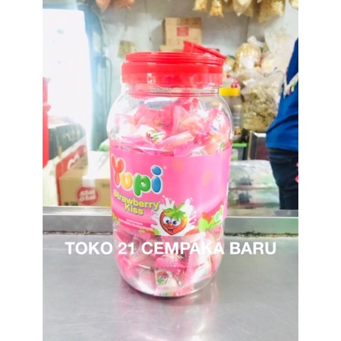 

Yupi Strawberry Kiss 1 TOPLES | Permen Yupi Stroberi Kiss Murah Promo