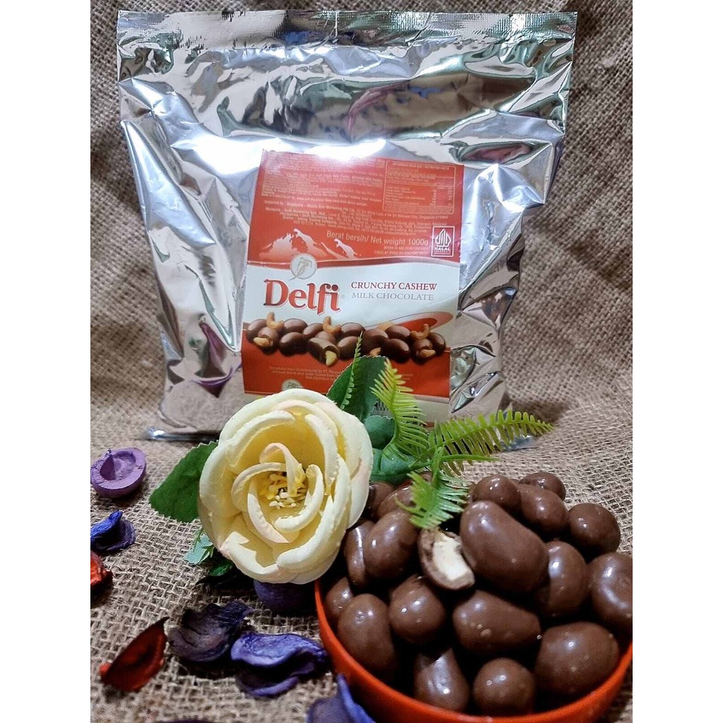 

RK60 FREE DUS Coklat DELFI 500 Gram - 1Kg Crunchy Cashew Mede Milk Chocolate and Golden Almond