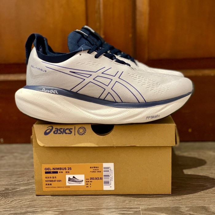 Sepatu Running Nimbus 25 Grey Navy