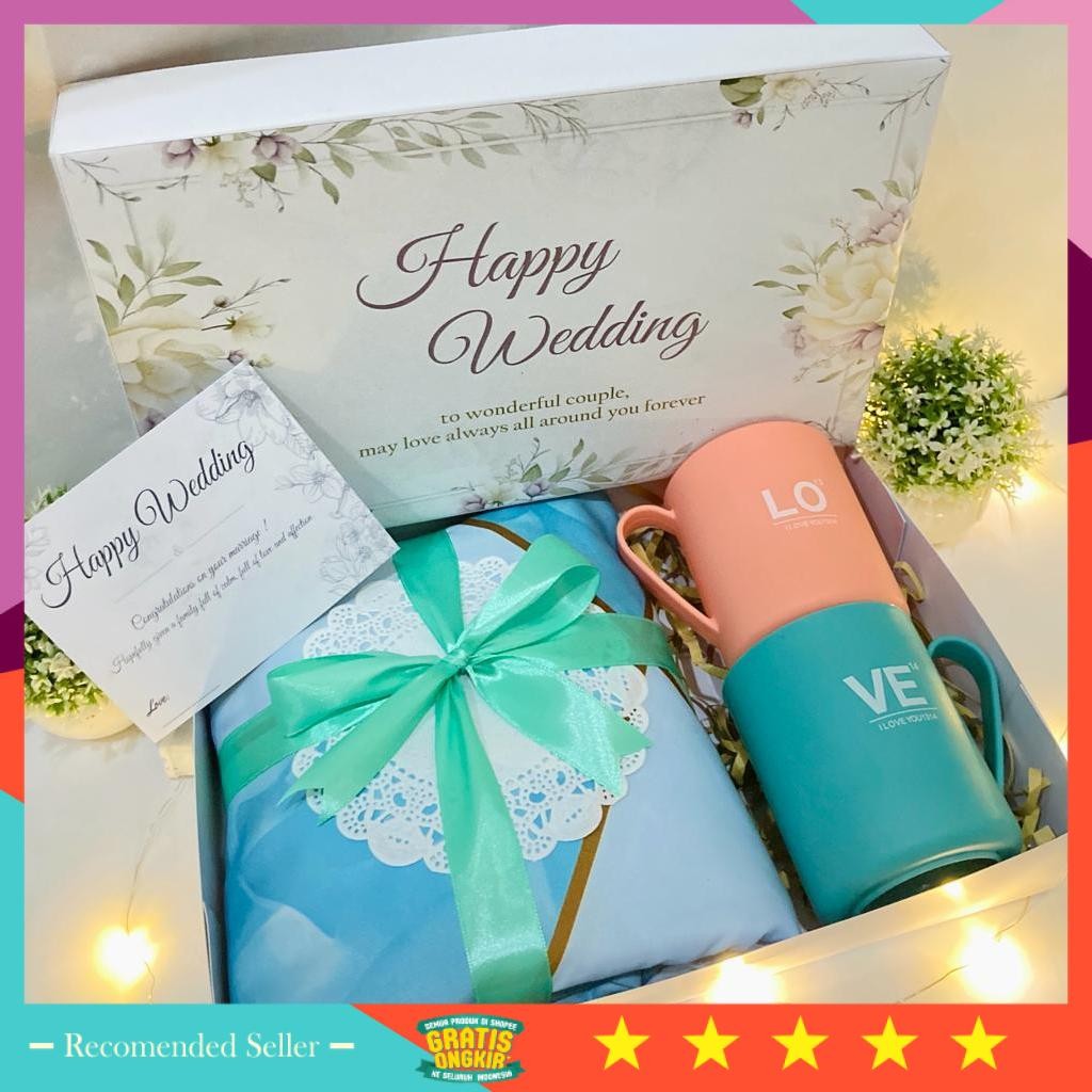 

Hampers Parcel Lebaran Idul Fitri Murah Souvenir Kado Ultah Wisuda /Hampers Sprei dan Mug Couple / Hampers Wedding / Kado Pernikahan / Hampers Pernikahan / Kado Seserahan / Kado Hantaran