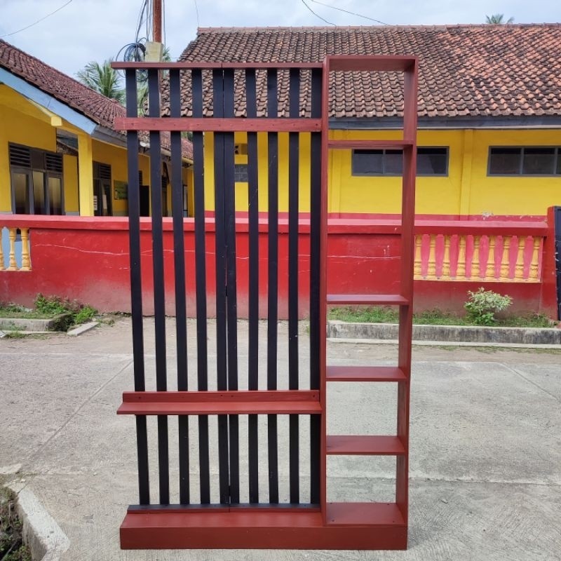 PENYEKAT RUANGAN TAMU MINIMALIS TEMPEL DINDING