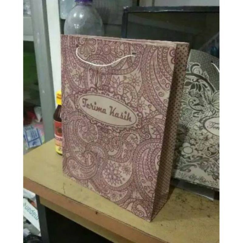 

GROSIRR !! 100 PCS PAPERBAG MOTIF BATIK VOUCHER SHOPIE