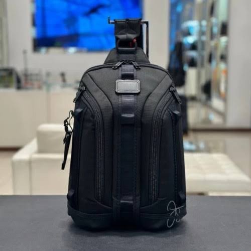 ✔E.SYO✔ - BEST SELLER TUMI Alpha Bravo Knight Sling - Tas Sling Pria - Black