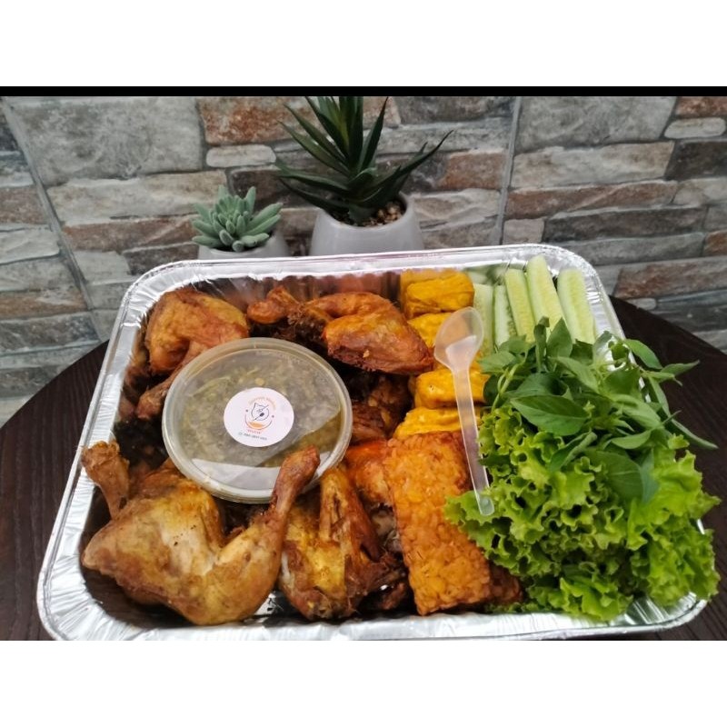 

Promo Hampers Premium Ayam Goreng Lengkap Tahun Baru/Puasa/Lebaran Ulang Tahun