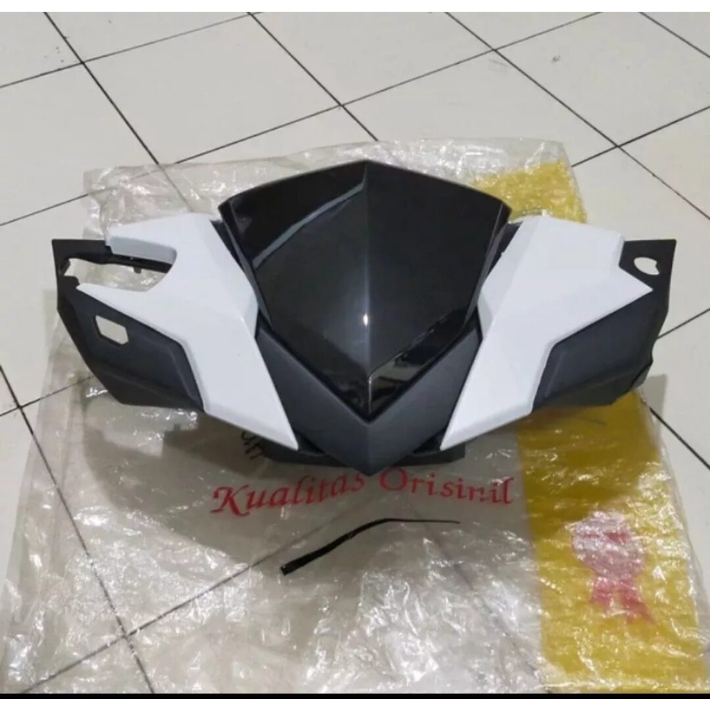 batok kepala depan + visor + cover km honda vario 125 / 150 fi led warna hitam dan putih tahun 2015 