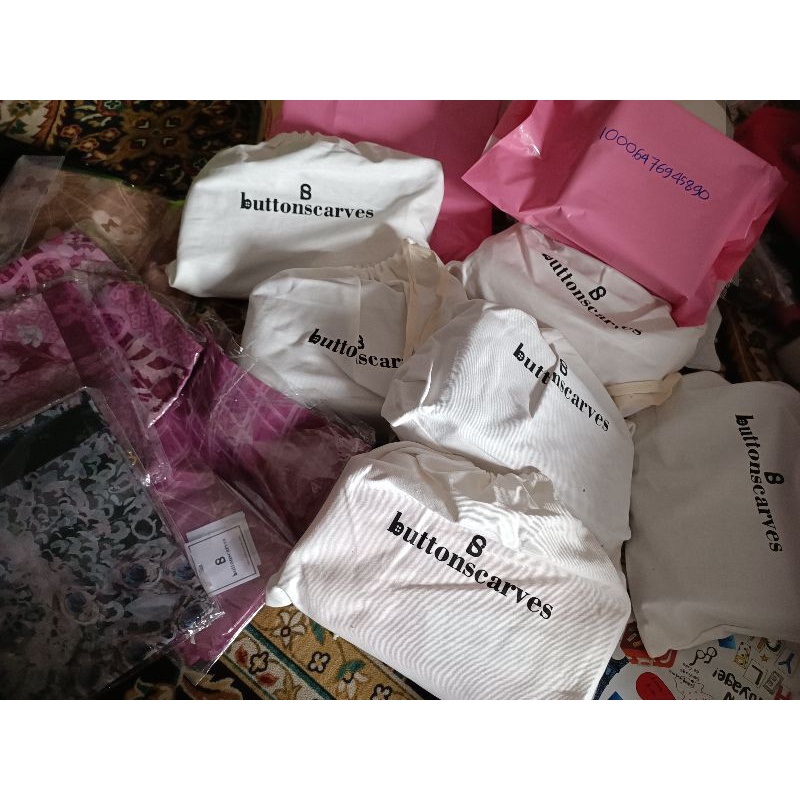 

pelunasan bag atau scarv buttonscarves