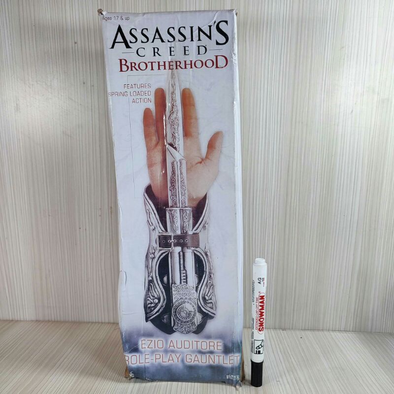 mainan senjata assasin brotherhood assasins creed ubisoft ubicollectiblesbahan vinylCNIKetpSJDS
#ass