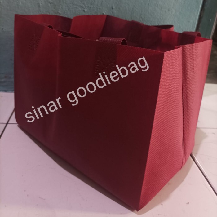 

tas hls press box 25x25 isi 12pcs,tas spunbond tas box nasi besek - hijau muda