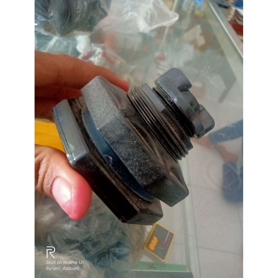 Tutup pembuangan toren air Vlok Ring Merek LUCK POLYTANK 1 inch mur