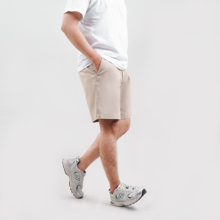 Celana Chino Pendek Pria Cream - XXXL