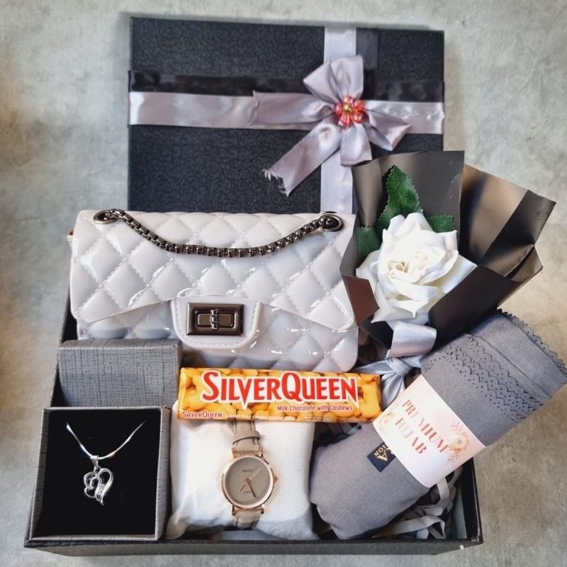 kado valentine anniversary ulang tahun suami pacar istri pasangan murah / PREMIUM Kado Cewek Ulang T