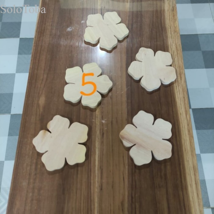 

Tatakan Gelas / Tatakan Cangkir / Alas Gelas Kayu / Coaster Set - 5.daun semanggi murah