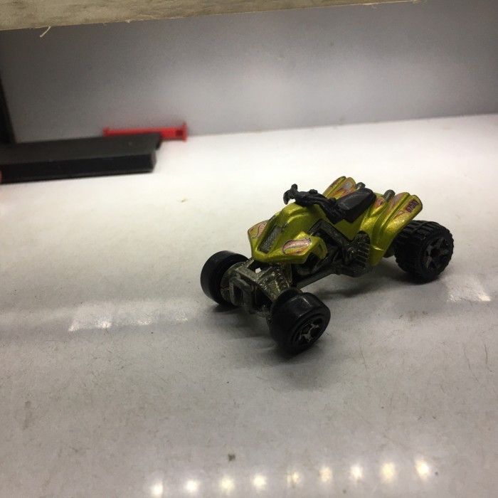 hotwheels sand stinger diecast loose junk 12B -OS25