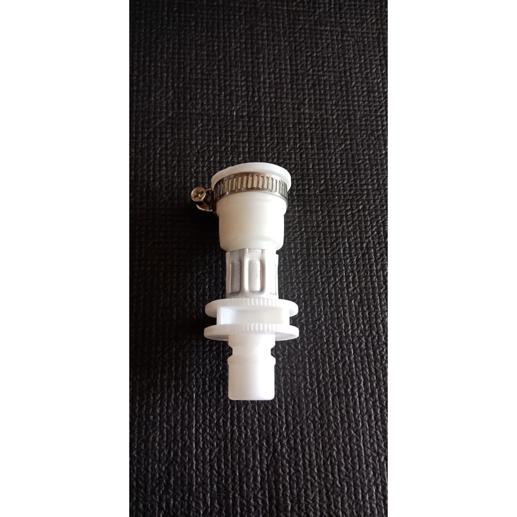 SAMBUNGAN KRAN AIR DENGAN SELANG KE MESIN CUCI