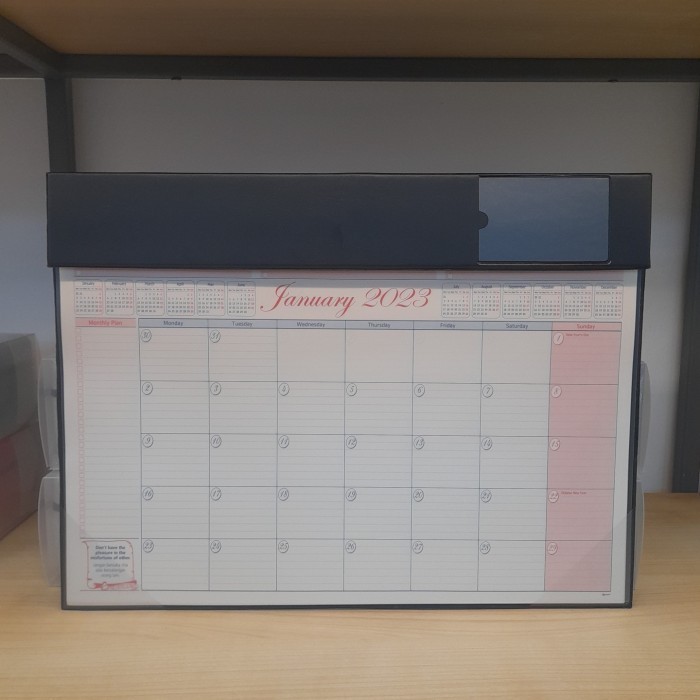 

Deskmatt 1430 Tahun 2023 - Table Planner Agenda Meja kecil