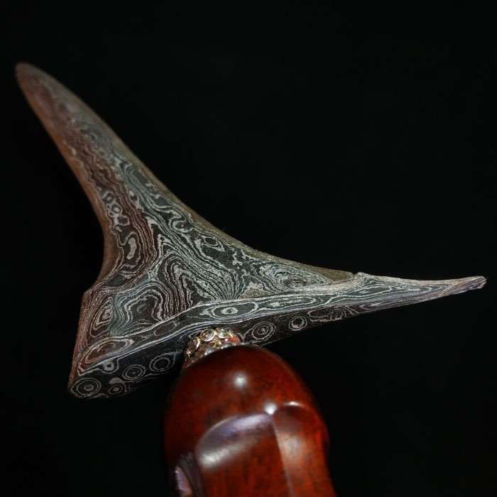 

Keris Ageman Tilam Upih PB IV Pamor Wahyu Tumurun Gonjo Sumber