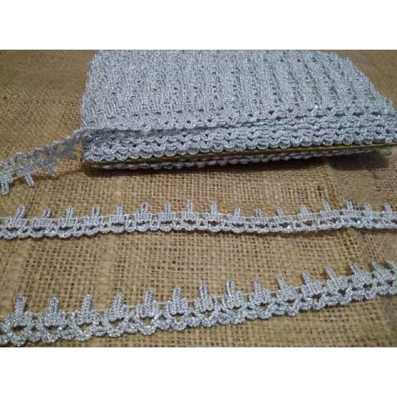 SELEMPANG WISUDA BLUDRU RENDA (1 HARI JADI) Selempang Wisuda