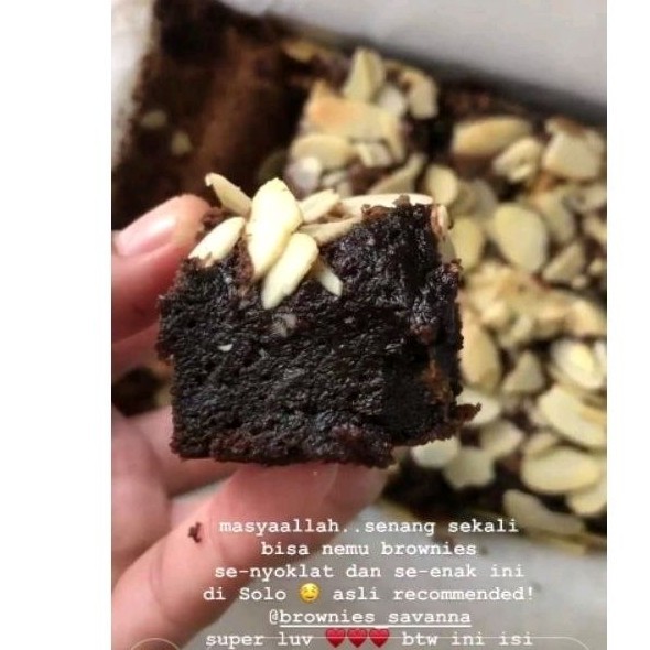 

Fudgy Brownies Savanna Coklat Almond 20x10 500gr by savanna/ IEd Mubarak