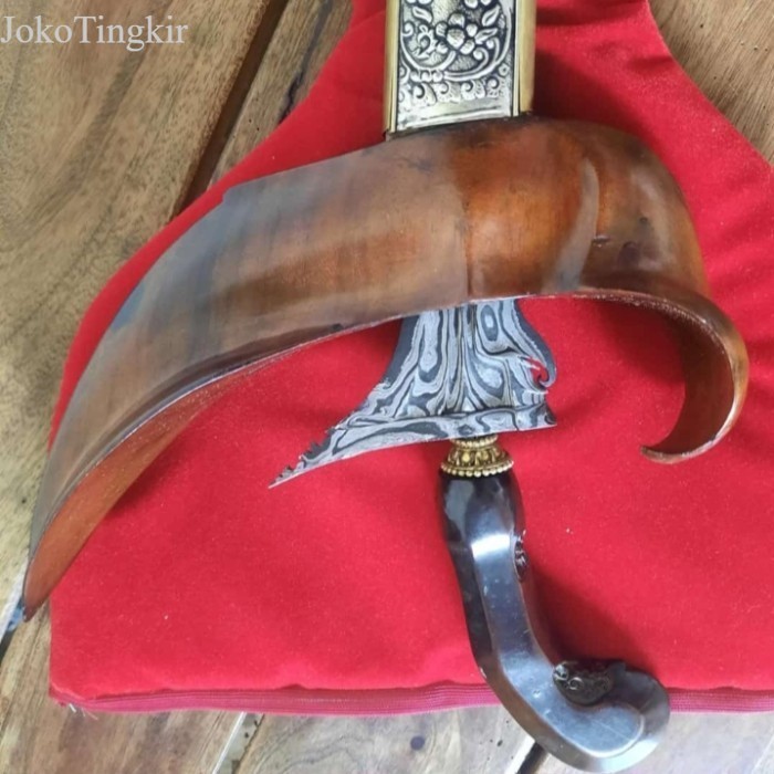 

Keris Jangkung Pundhak Setegal Sepuh antik
