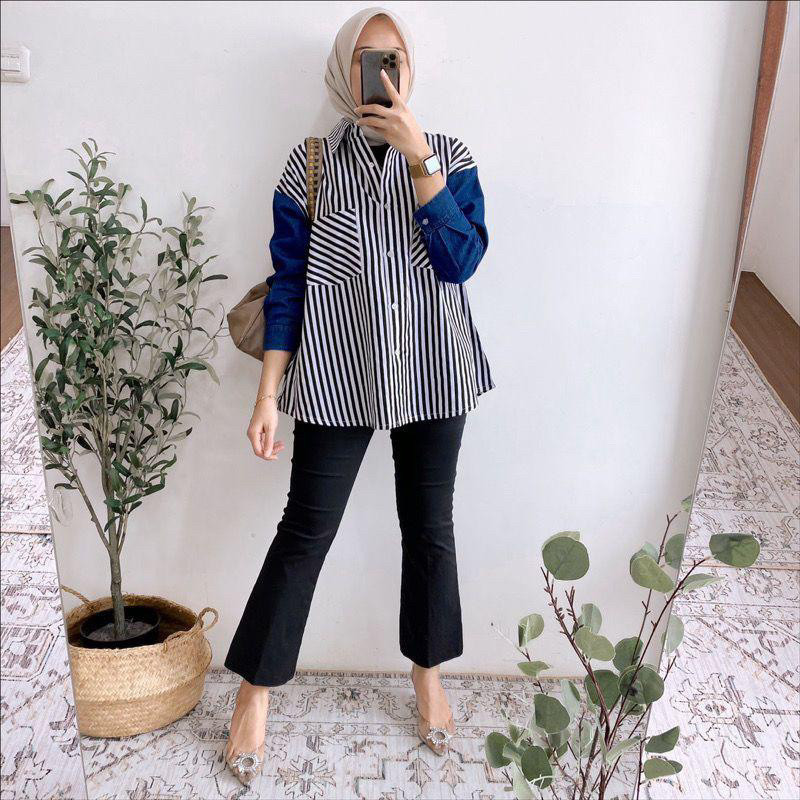 W & K - ZFS OOTD WANITA SERI / ADRIA SHIRT / Hem Micro Wanita / OOTD Blouse Kemeja Salur Kekinian / 