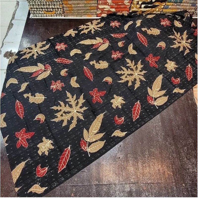 Kain Batik Solo Katun Cabut motif daun pepaya hitam