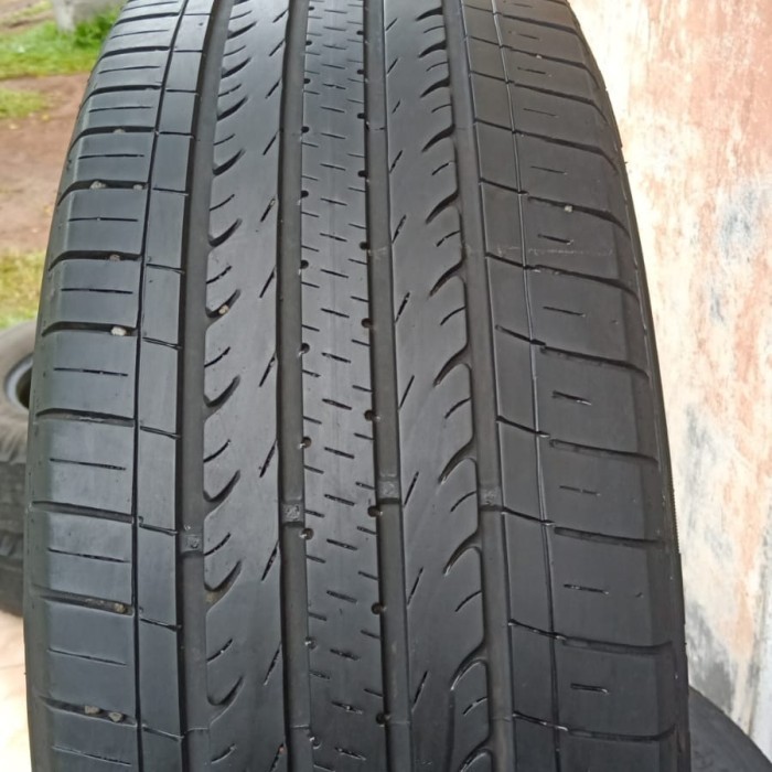 Ban Mobil Second Bridgestone 205/65 R15 Berkualitas