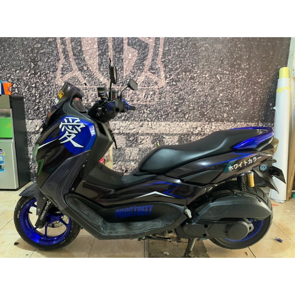 Stiker Decal Striping NMAX 2022 2021 2020 All NEW Motor ABS Full Body Yamaha Karbon Carbon Warna