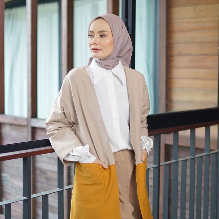 Jenna & Kaia - Riu Outer Mocca