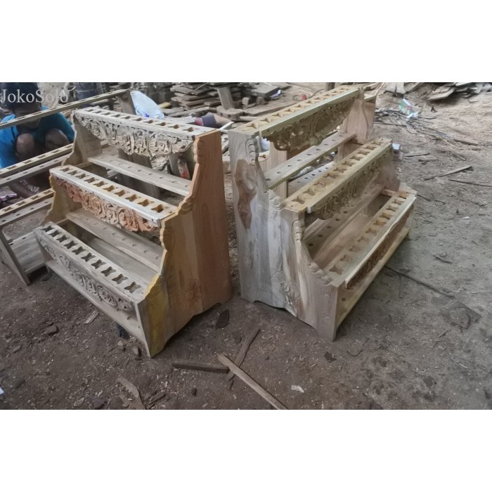 

jagrak keris ukir isi 30 bkn keris megantara sengkelat sabuk intan antik