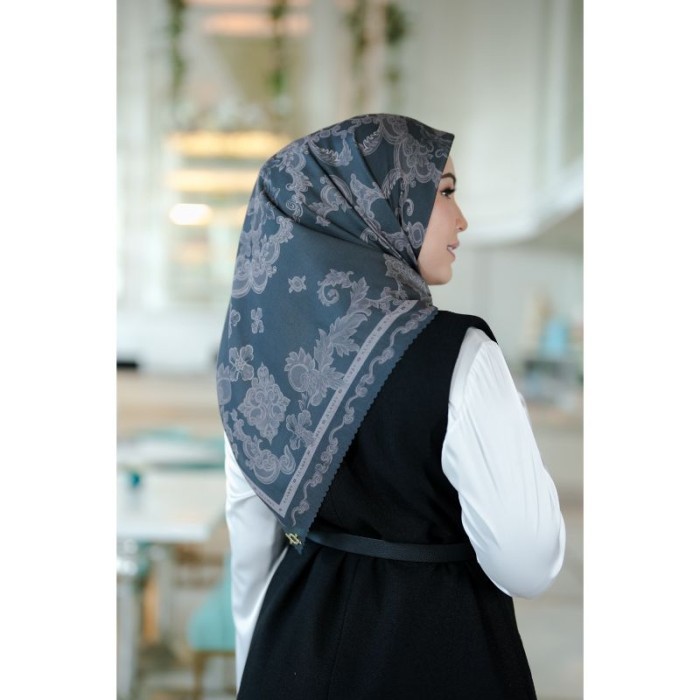Wearing Klamby Pandai Sikek Series Scarf - Gallarang ( Hijab )