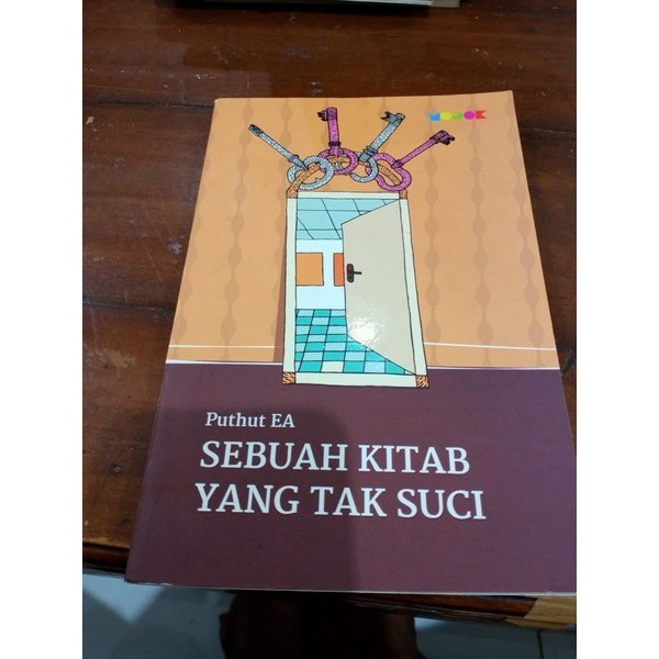 SEBUAH KITAB YANG TAK SUCI- PUTHUT EA-C2