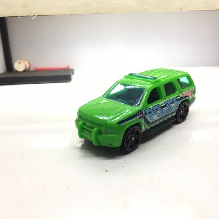 hotwheels chevy tahoe diecast loose junk 12B -OS25